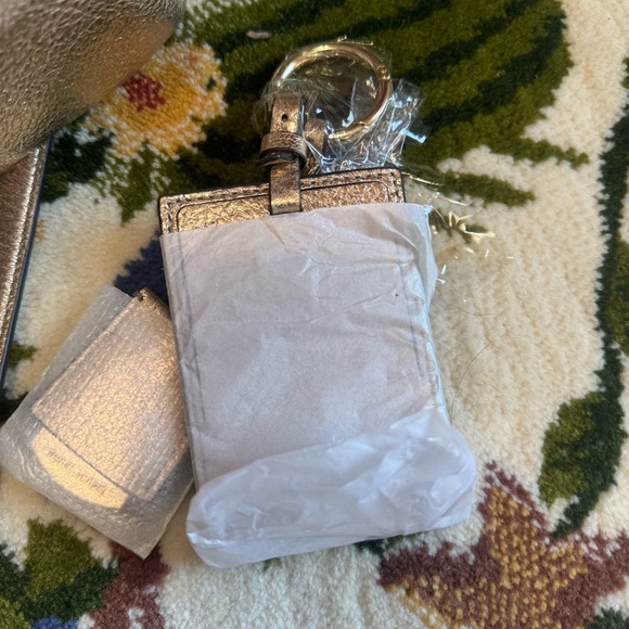 NWOT Henri Bendel Leathe Gold Metallic Crossbody Bag Handbag Purse - Picture 5 of 6